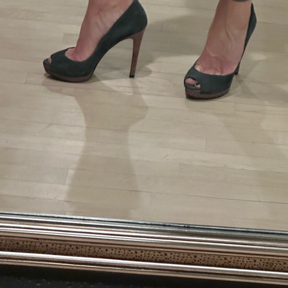 Joan & David 5 inch suede heels, size 8.5 - Picture 6 of 6